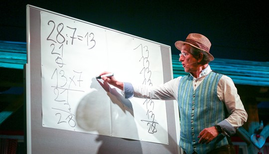 DZ2A8059 B Medium300