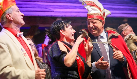 DZ2A9845 B Medium300